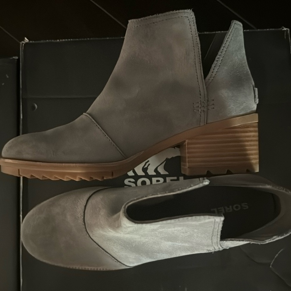 Sorel Cate cut out boots size 8 *new*